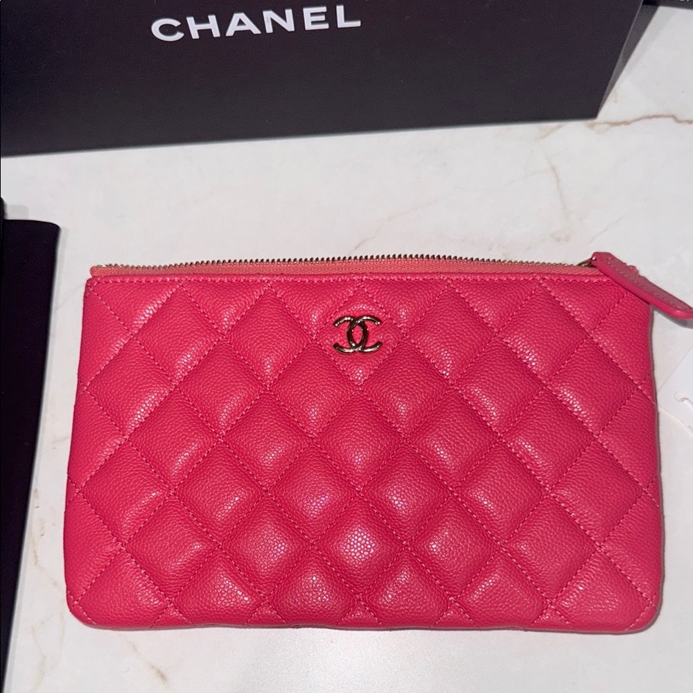 Authentic small CHANEL O Case in Pink Quilted Clutch - Picture 5 of 12